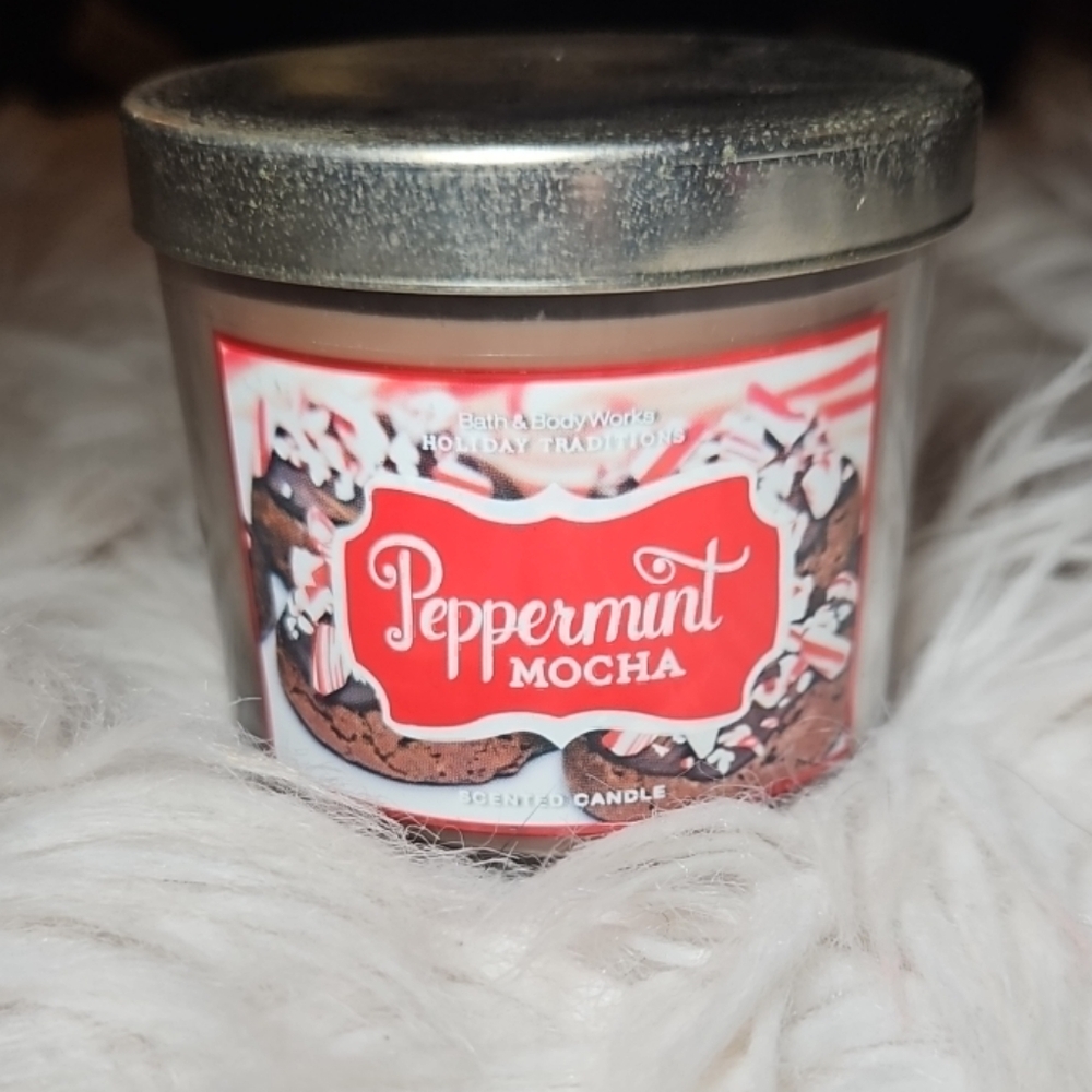 Bath & Body Works Peppermint Mocha Candle | 4 oz | Discontinued | Holiday Scent